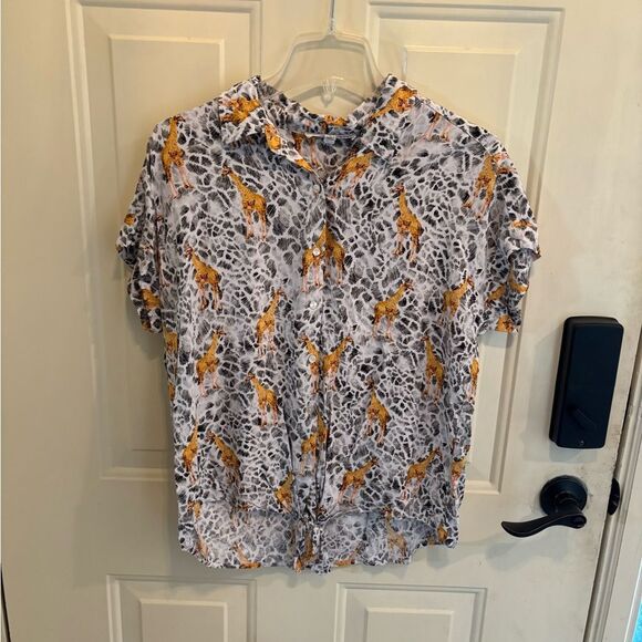 Jane and Delancey Giraffe Print Button Down Shirt - White and Orange - Picture 6 of 6